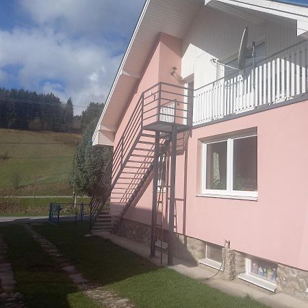 Villa Strakov Lúčky エクステリア 写真