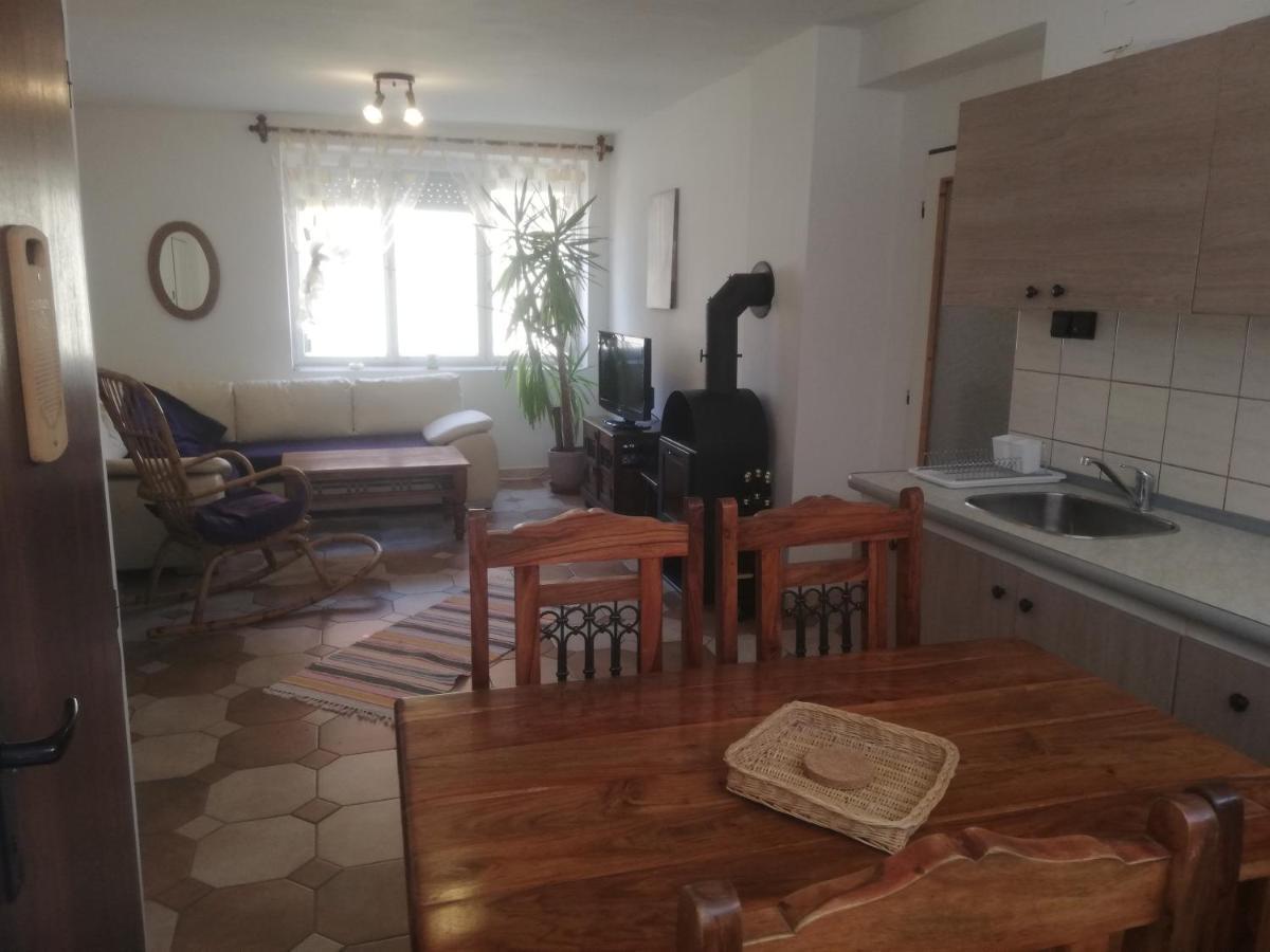 Villa Strakov Lúčky エクステリア 写真