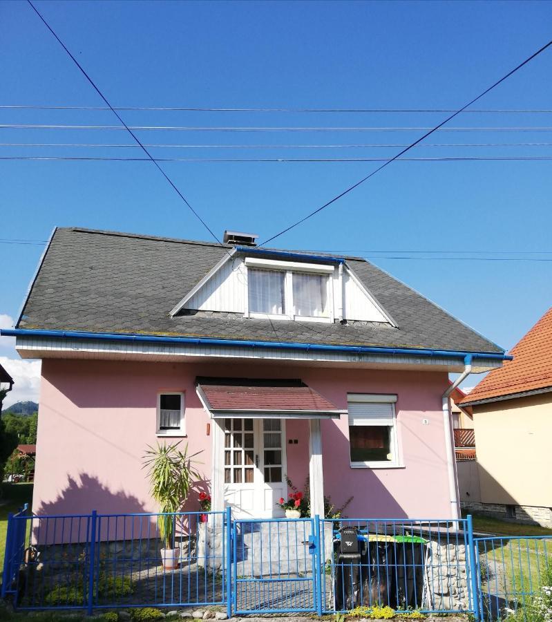 Villa Strakov Lúčky エクステリア 写真
